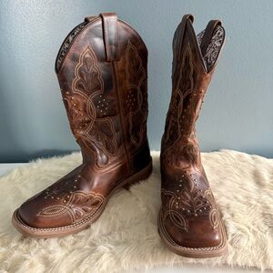 Laredo Women’s Dionne Camel Leather Square Toe Western Boots